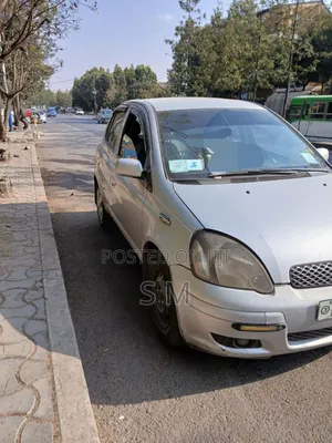 Toyota Vitz 2005 Silver