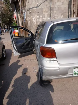 Toyota Vitz 2005 Silver