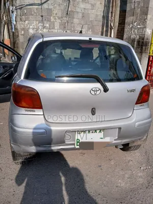 Toyota Vitz 2005 Silver