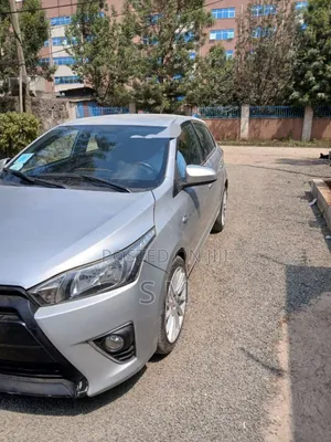 Toyota Yaris L Hatchback 3dr 2014 Silver