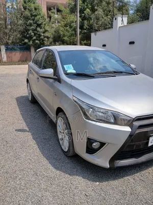 Toyota Yaris L Hatchback 3dr 2014 Silver