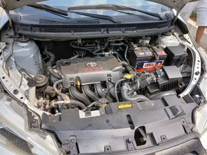 Toyota Yaris L Hatchback 3dr 2014 Silver