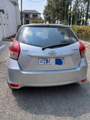 Toyota Yaris L Hatchback 3dr 2014 Silver