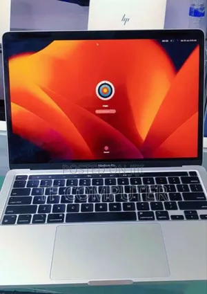 New Laptop Apple MacBook Pro 2020 M1 16GB Apple M1 Pro SSD 256GB