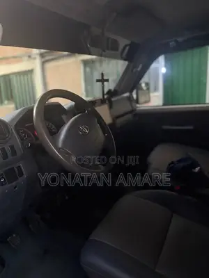 Toyota Land Cruiser 2017 White