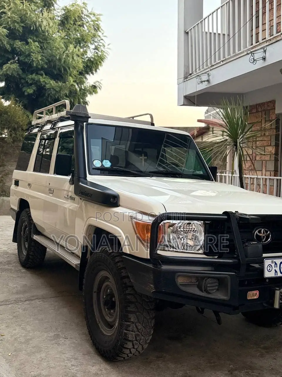 Toyota Land Cruiser 2017 White