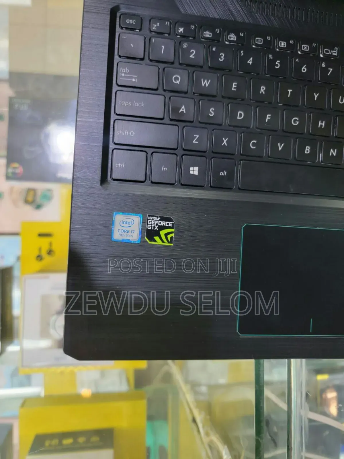 Laptop Asus VivoBook 15 X505BA 16GB Intel Core I7 HDD+SSD 256GB