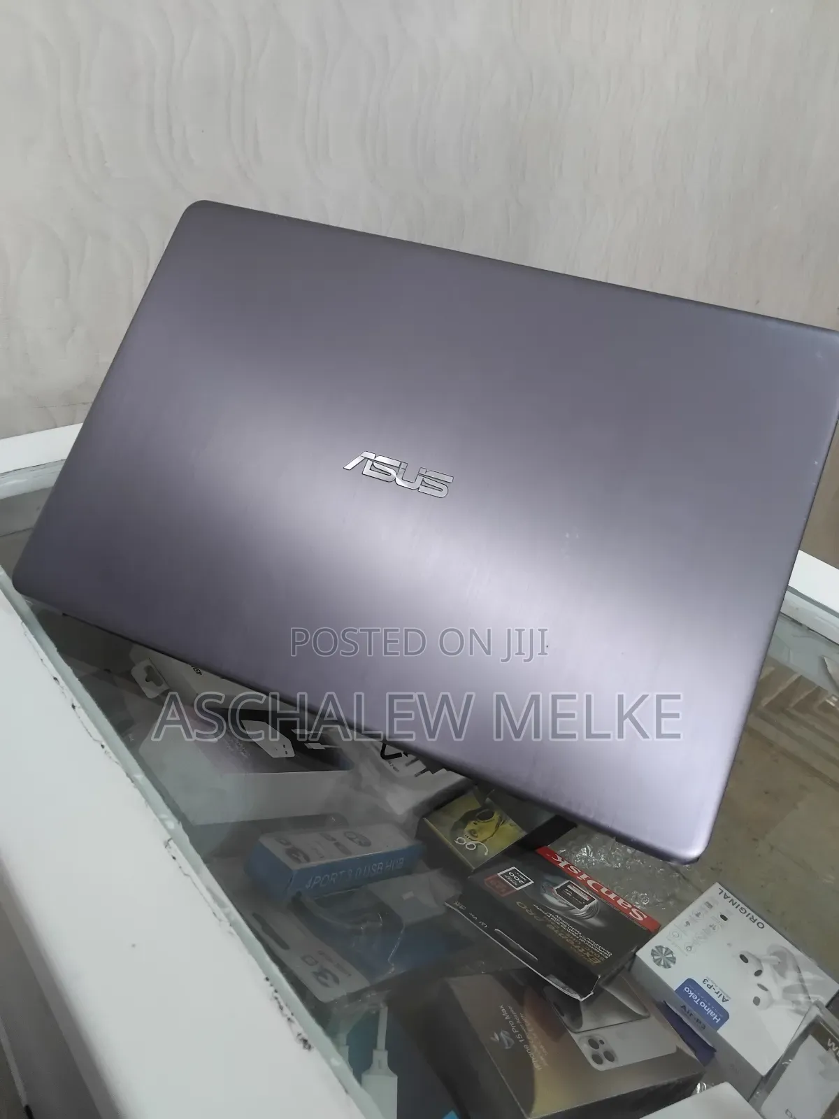 Laptop Asus VivoBook 15 X505BA 6GB Intel Core I3 HDD 1T