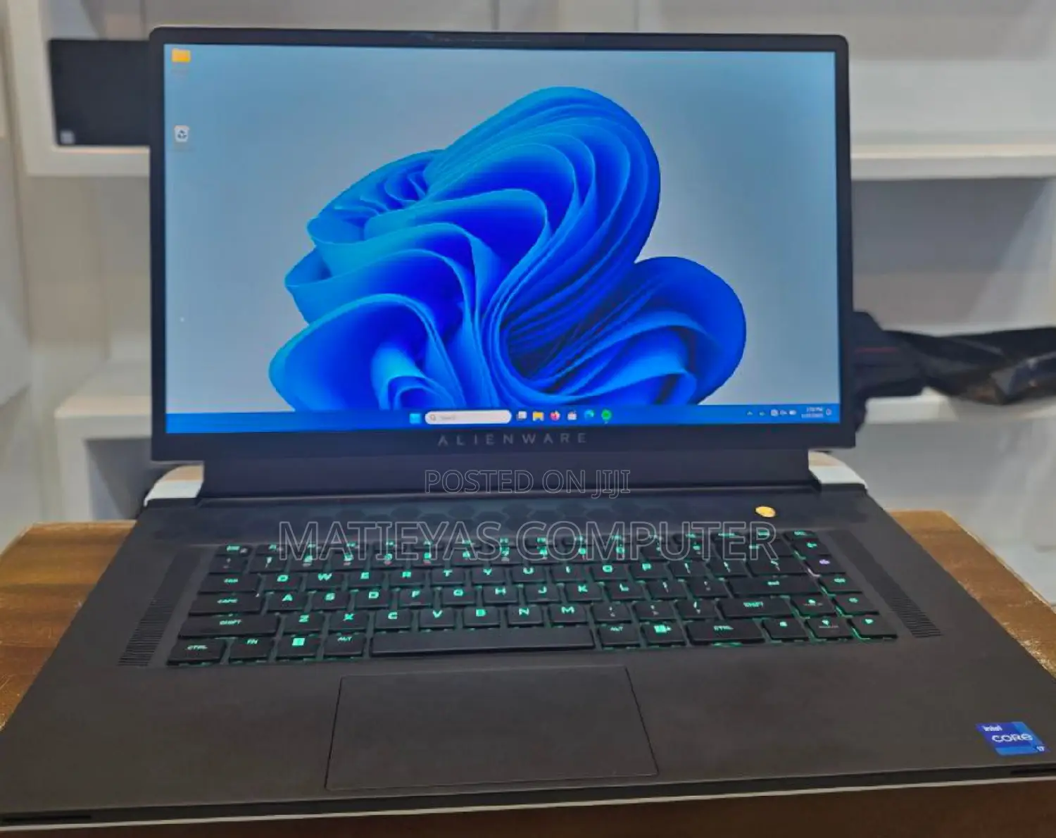 New Laptop Alienware M17x R2 32GB Intel Core I7 SSD 1T