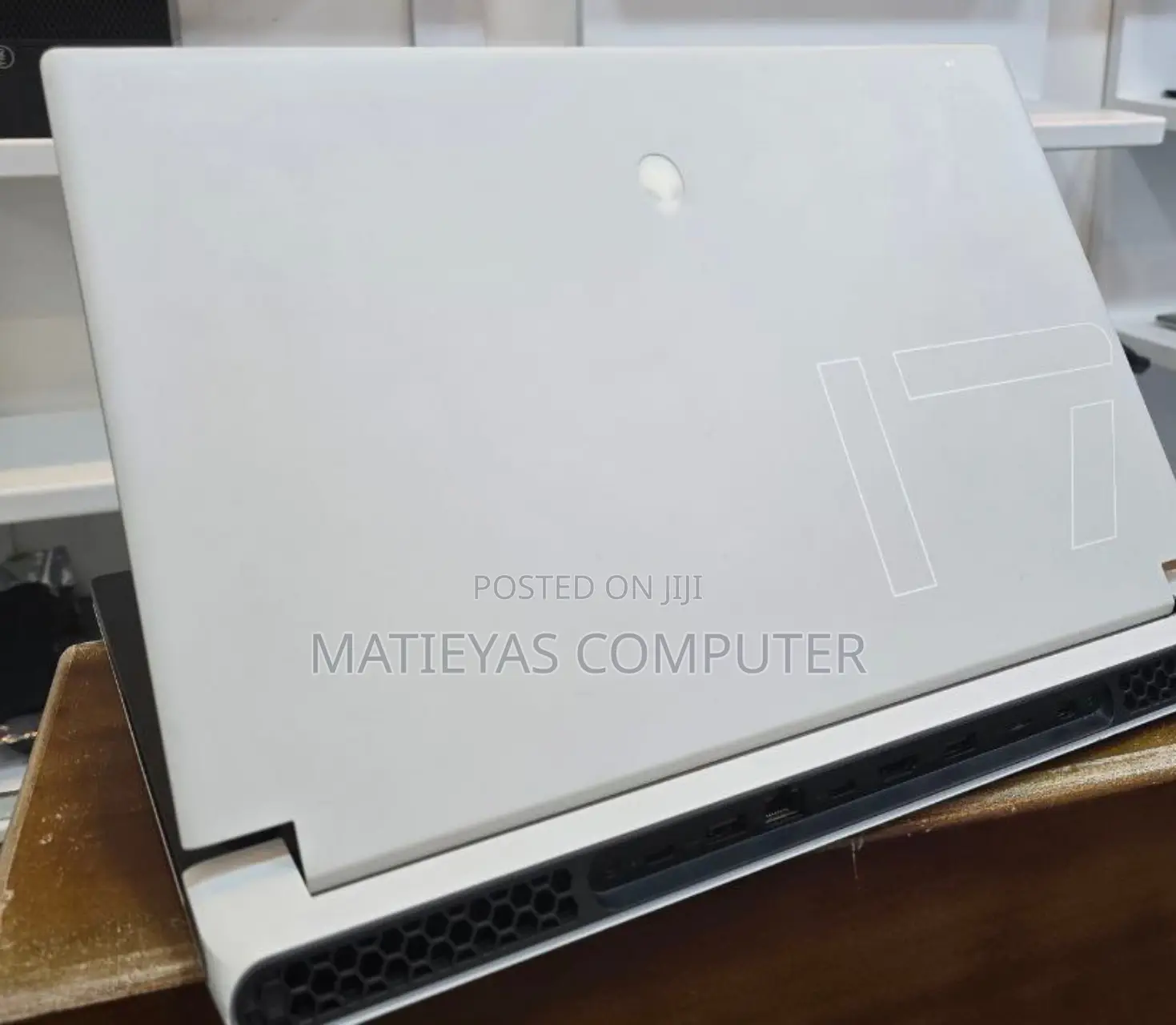 New Laptop Alienware M17x R2 32GB Intel Core I7 SSD 1T