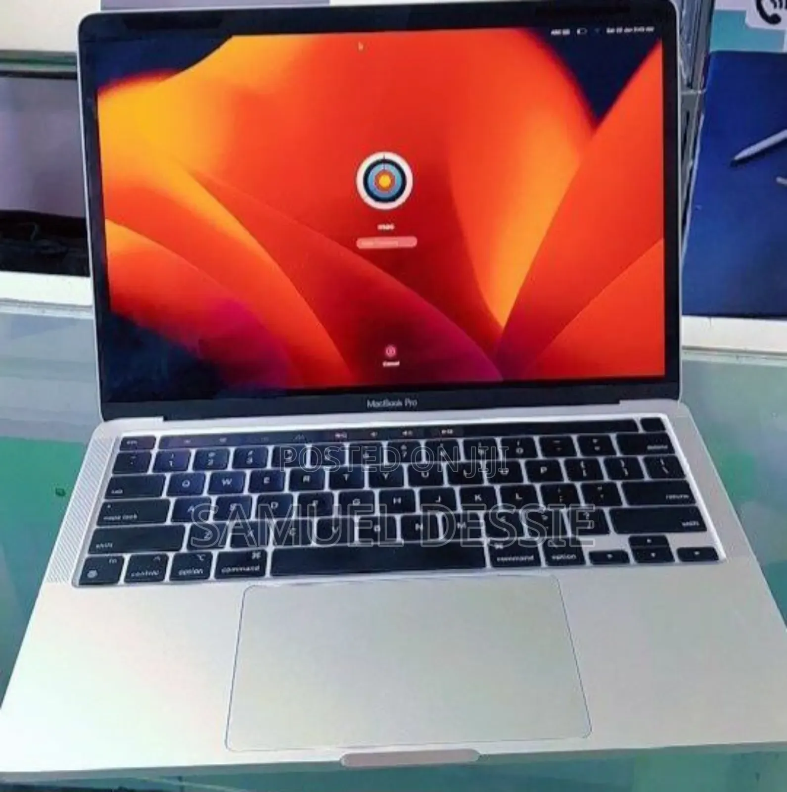 New Laptop Apple MacBook Pro 2020 M1 16GB Apple M1 SSD 256GB