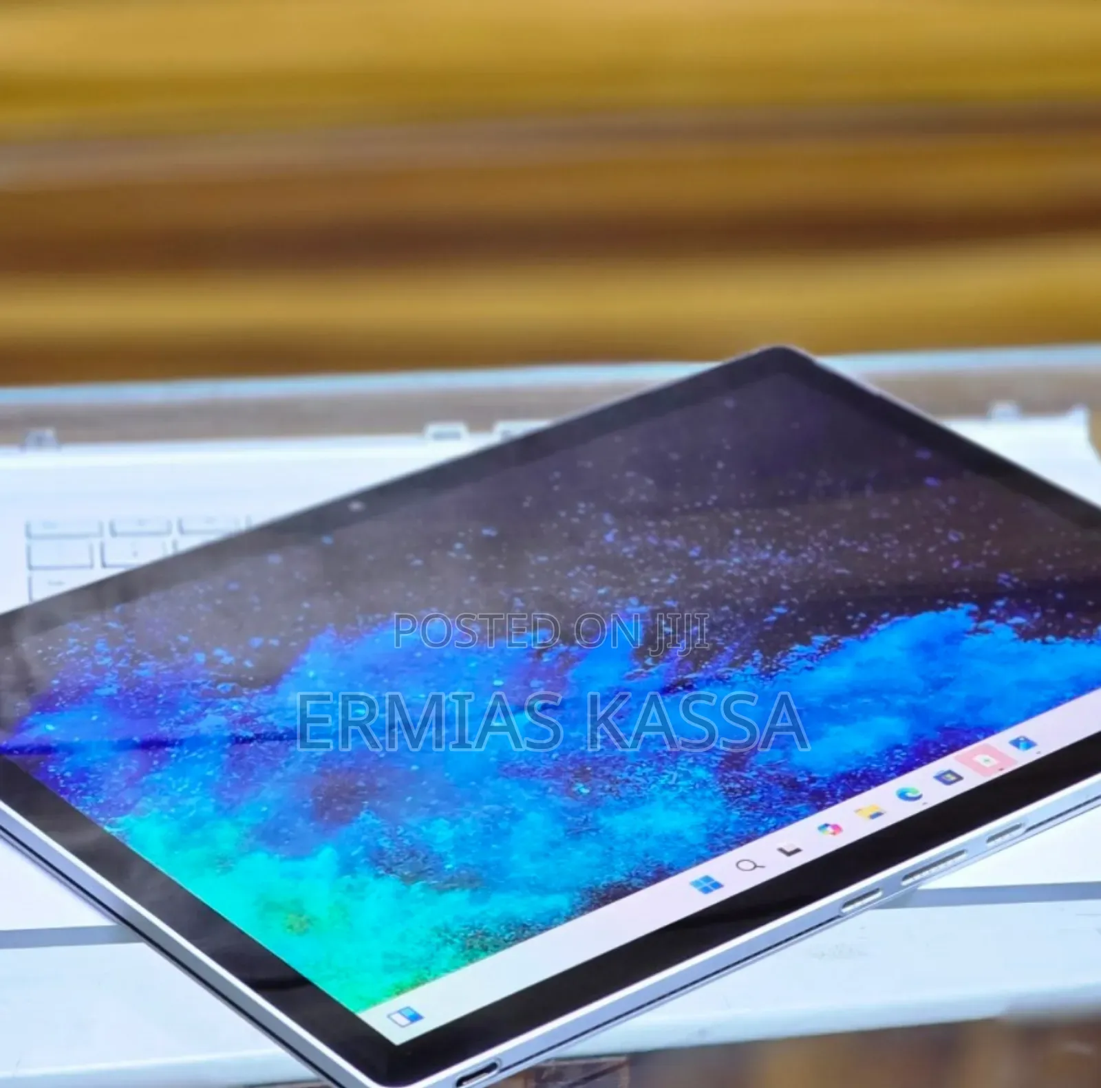 New Laptop Microsoft Surface Book 2 8GB Intel Core I5 SSD 256GB