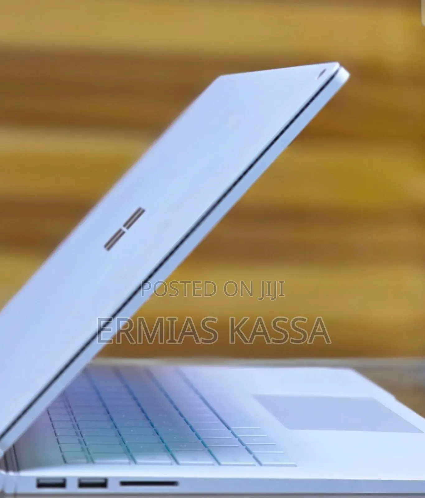 New Laptop Microsoft Surface Book 2 8GB Intel Core I5 SSD 256GB