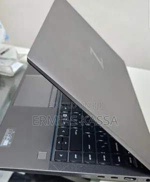 New Laptop HP ZBook Firefly 14 G7 16GB Intel Core I7 SSD 512GB