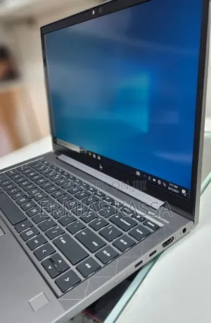 New Laptop HP ZBook Firefly 14 G7 16GB Intel Core I7 SSD 512GB