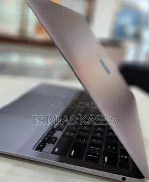 Photo - New Laptop Apple MacBook Air 2020 8GB Intel Core I3 SSD 256GB