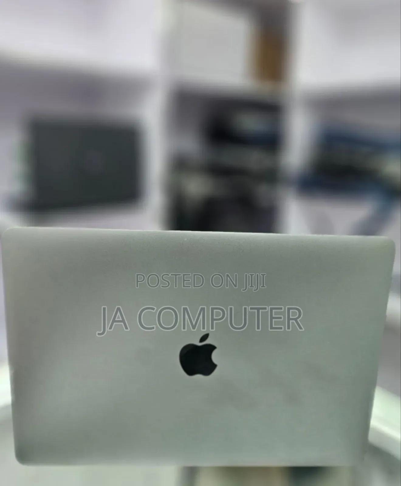 New Laptop Apple MacBook Pro 2017 8GB Intel Core I5 SSD 256GB