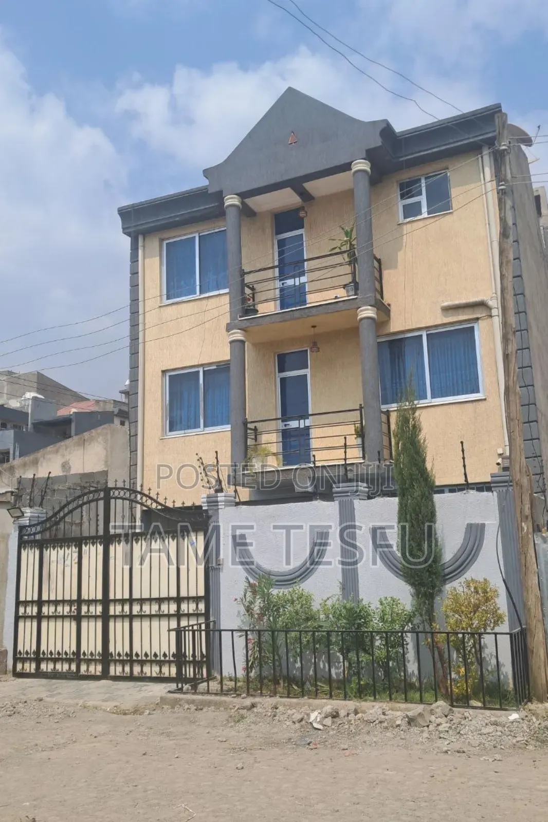 Furnished 6bdrm House in Hayat, Bole for sale