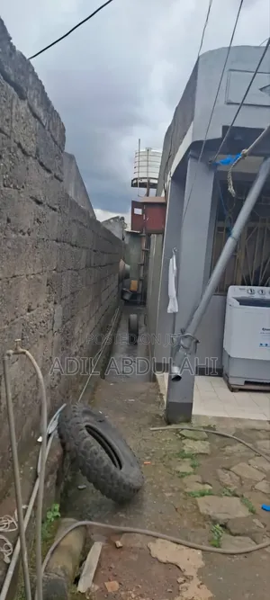 3bdrm House in Property 1, Gullele for sale