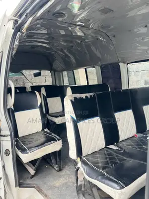 Photo - Toyota HiAce 2007 White