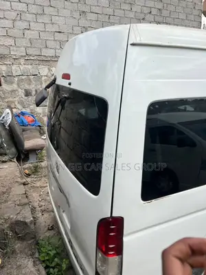 Toyota HiAce 2007 White