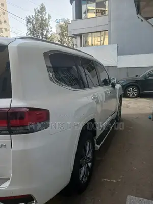 Toyota Land Cruiser 2023 White