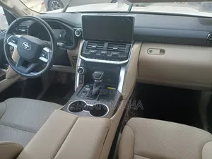 Toyota Land Cruiser 2023 White