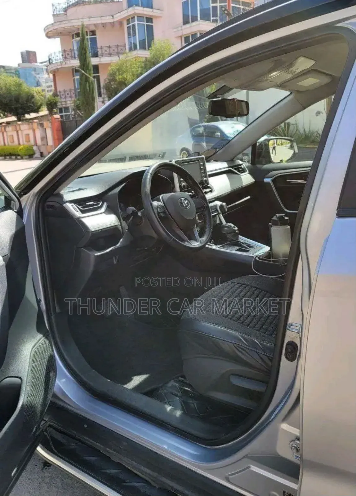 Toyota RAV4 2022 Silver