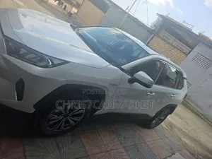 Photo - New Toyota RAV4 Limited AWD 2024 White