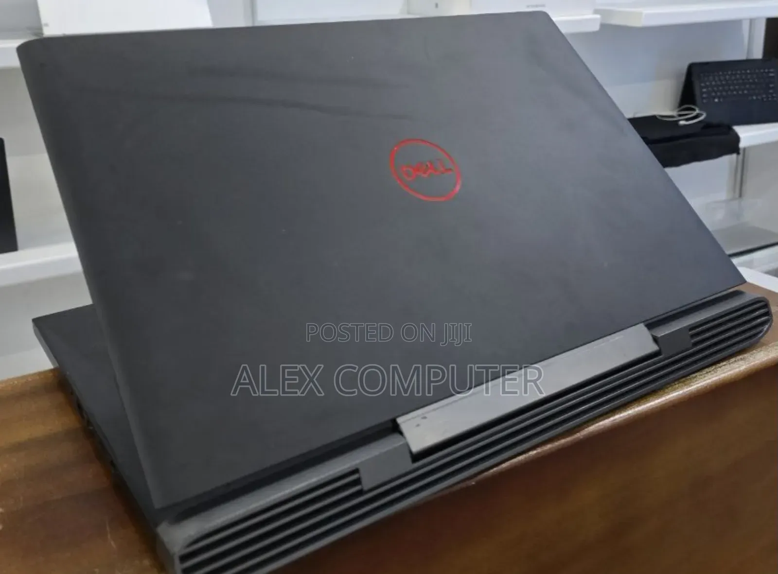 New Laptop Dell Inspiron 15 7580 16GB Intel Core I7 SSD 16 GB