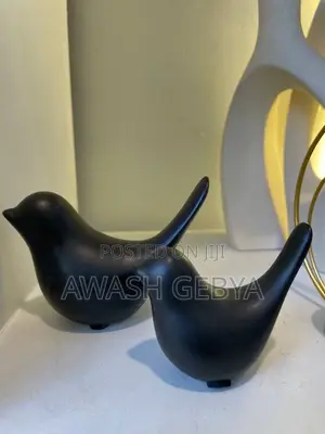 Photo - ለስጧታ Ceramic Bird Figurine
