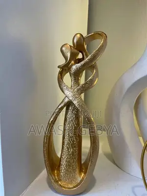 Valentine's Day Lovers Statue Figurine Kissing