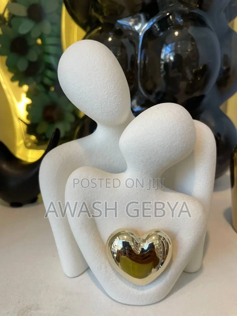 Valentine's Day Lovers Statue Figurine Kissing