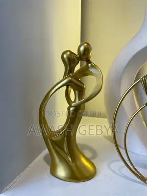 Valentine's Day Lovers Statue Figurine Kissing