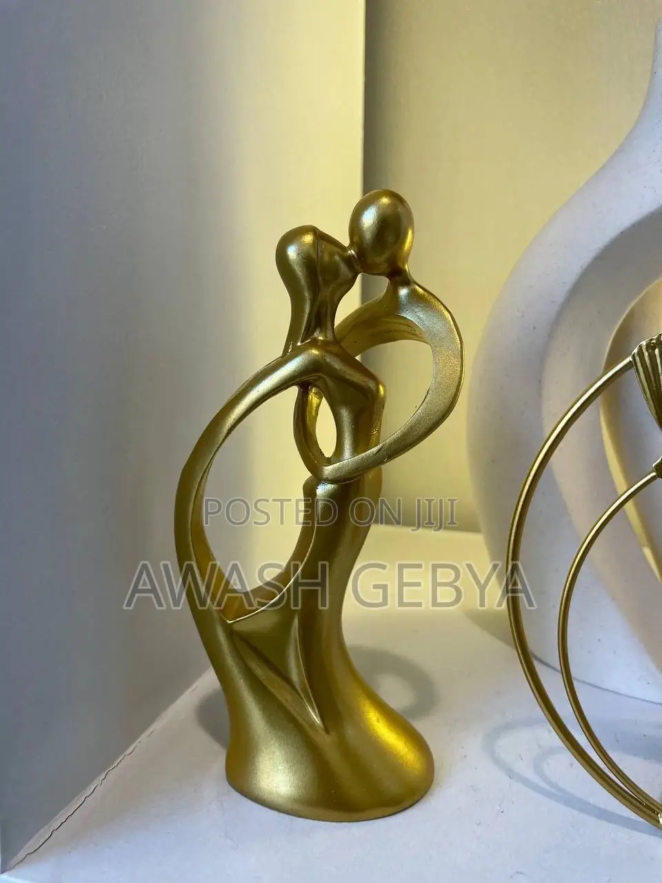 Valentine's Day Lovers Statue Figurine Kissing