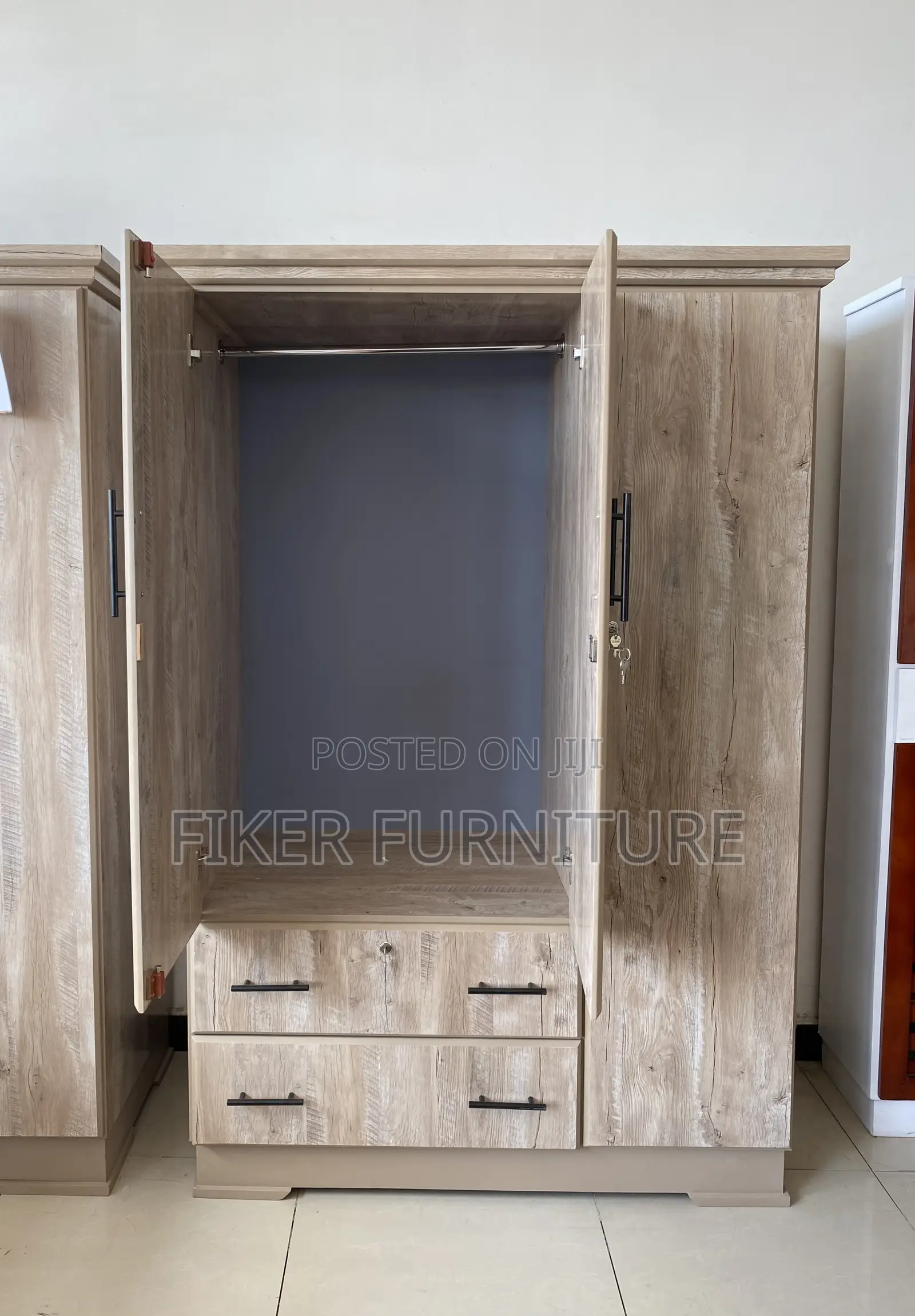 Closet(ቁምሳጥን))