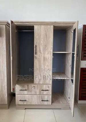 Photo - Closet(ቁምሳጥን))