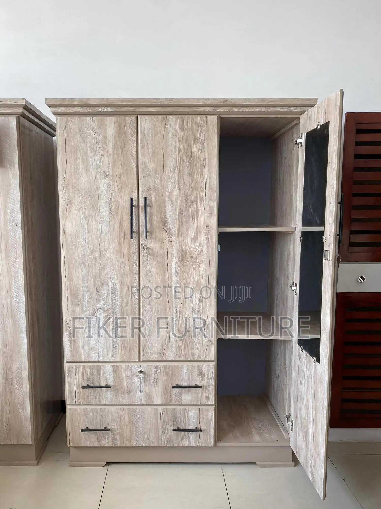 Closet(ቁምሳጥን))