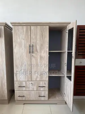 Closet(ቁምሳጥን))