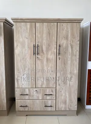 Closet(ቁምሳጥን))