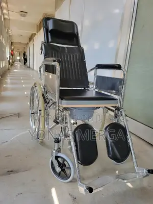 Photo - Popo Wheelchair缺ዊልቸር鋈removable Pan for Easy Patient Transfer