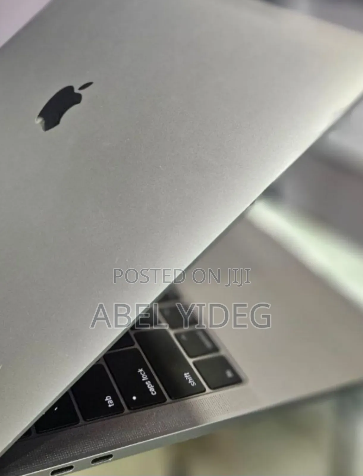 New Laptop Apple MacBook Pro 2017 8GB Intel Core I5 SSD 256GB