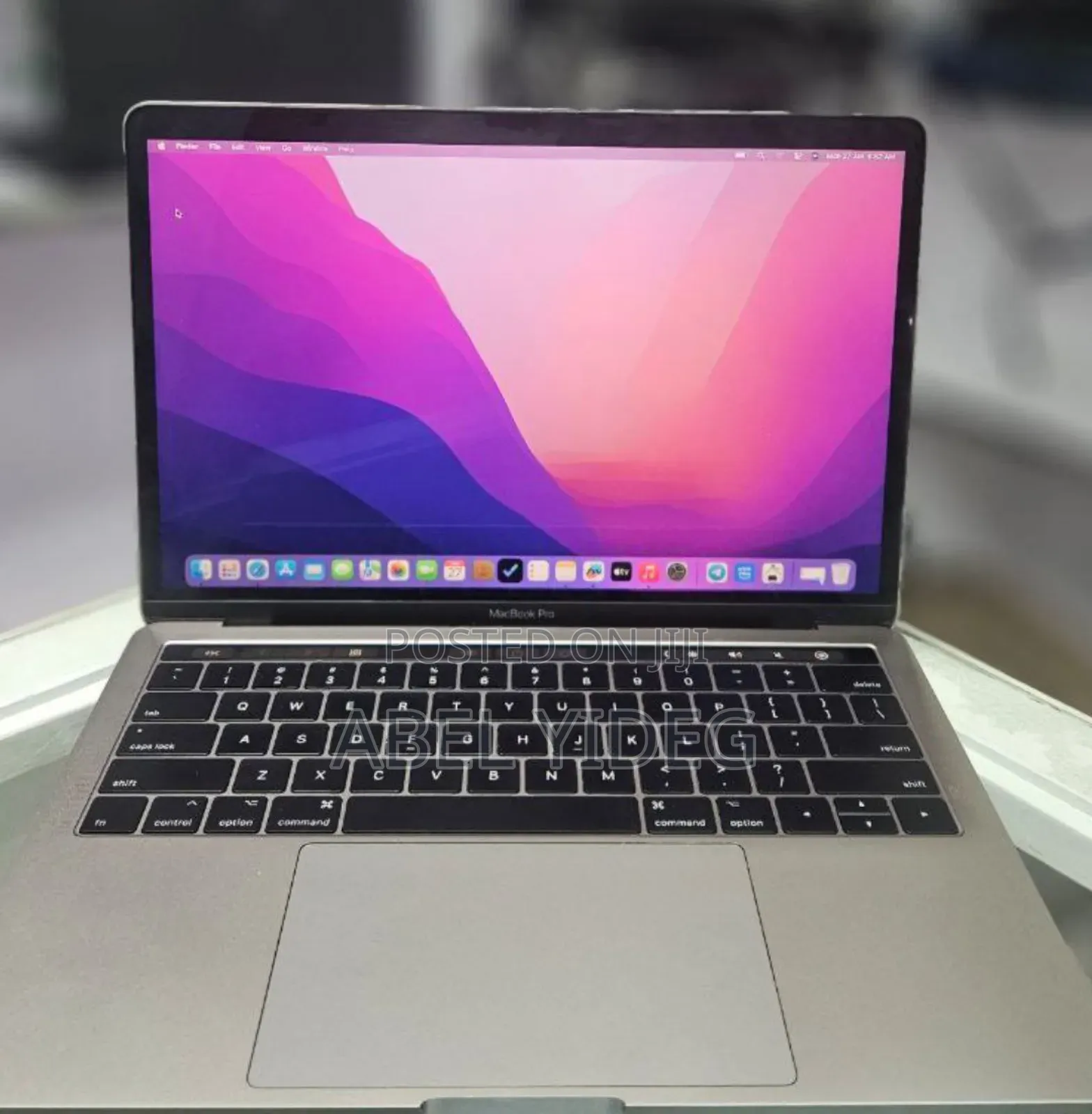 New Laptop Apple MacBook Pro 2017 8GB Intel Core I5 SSD 256GB