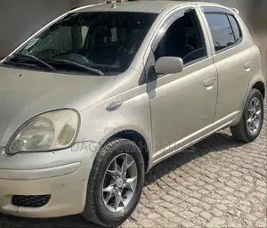 Photo - Toyota Vitz 1.0 FWD 5dr 2002 Gold