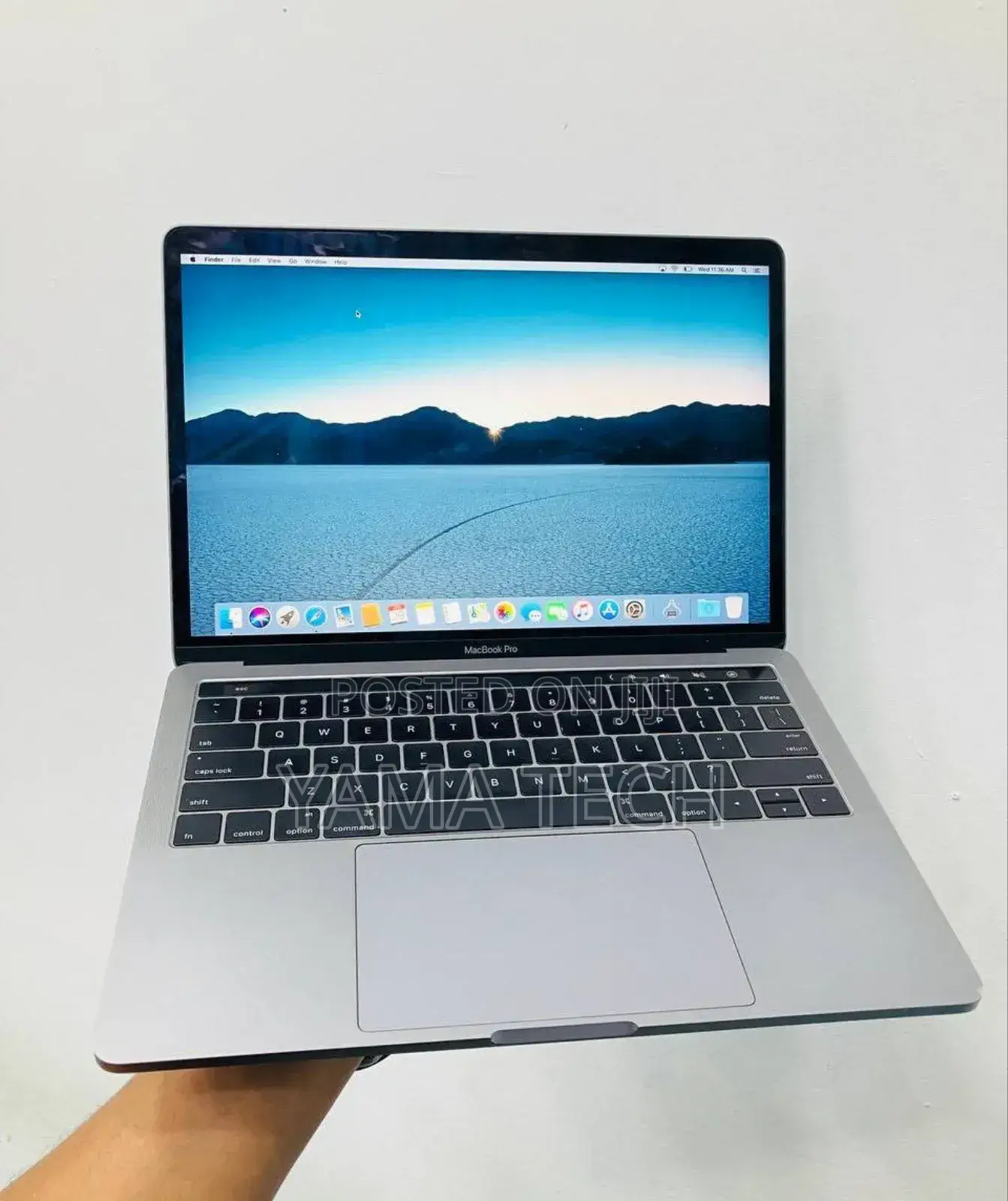 New Laptop Apple MacBook Pro 2016 16GB Intel Core I7 SSD 512GB
