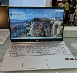 New Laptop HP Pavilion 15 8GB AMD Ryzen 5 SSD 512GB