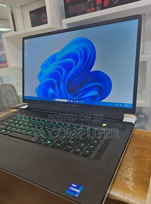 New Laptop Alienware M17x R2 32GB Intel Core I7 SSD 1T