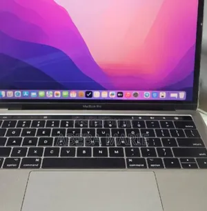Photo - New Laptop Apple MacBook Pro 2017 8GB Intel Core I5 SSD 256GB