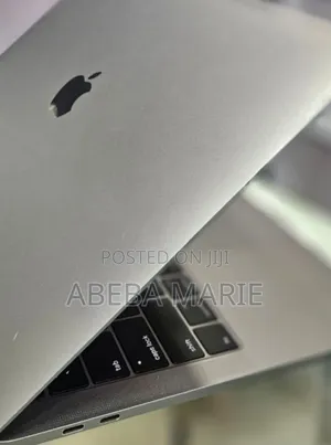 New Laptop Apple MacBook Pro 2017 8GB Intel Core I5 SSD 256GB