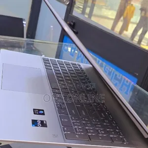 Photo - New Laptop HP Pavilion 17 16GB Intel Core I7 SSD 1T